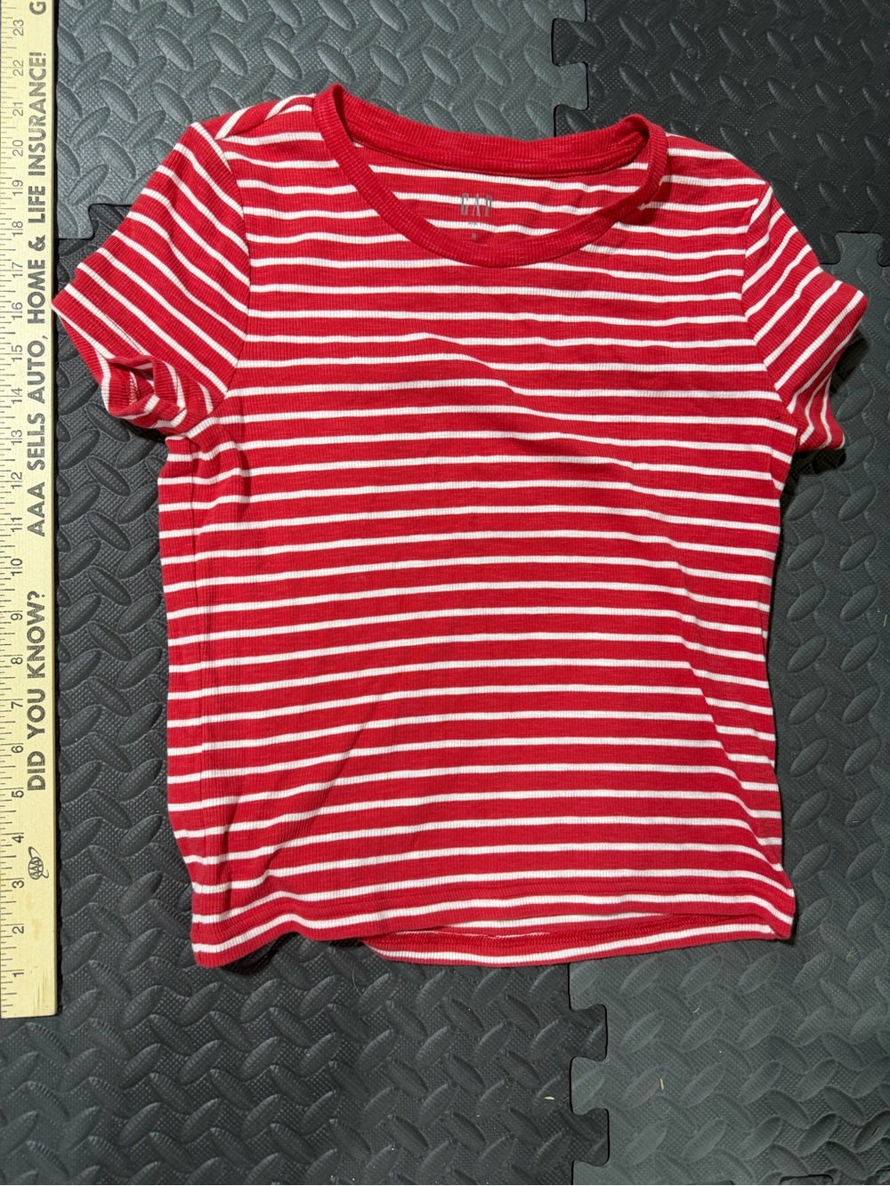 Women's GAP Small Red and white striped short sleeve t-shirt